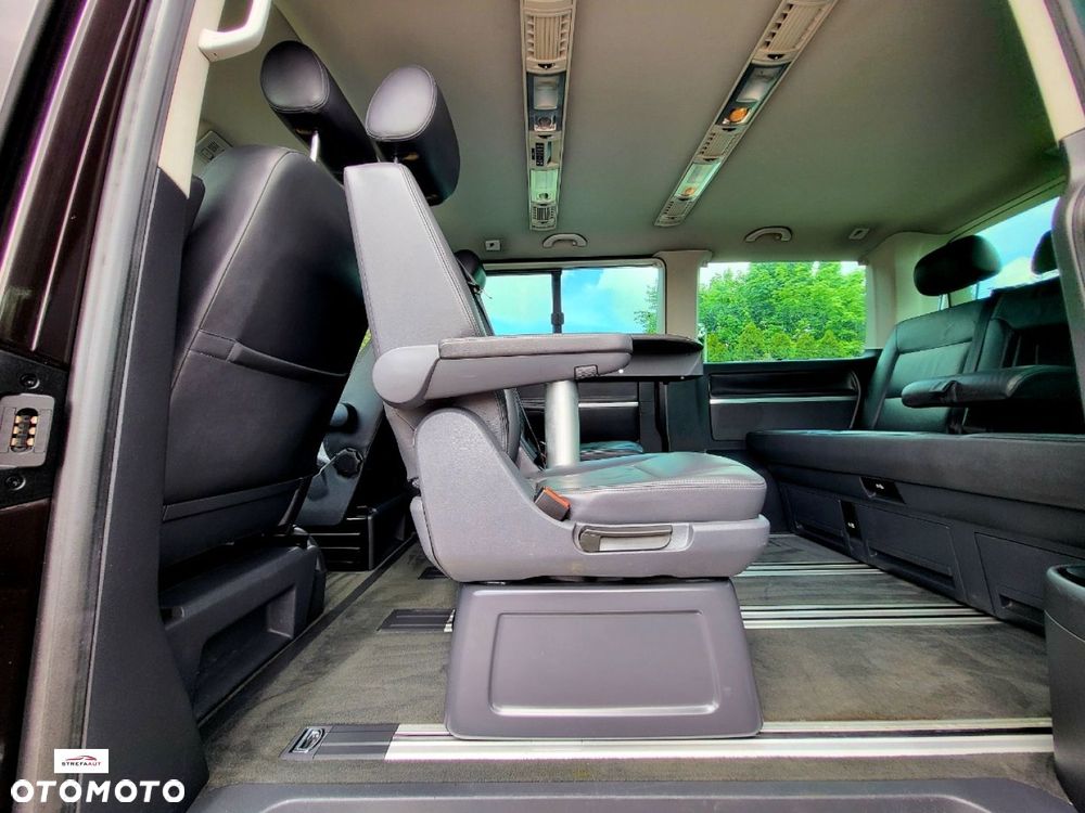 Volkswagen Multivan - 31