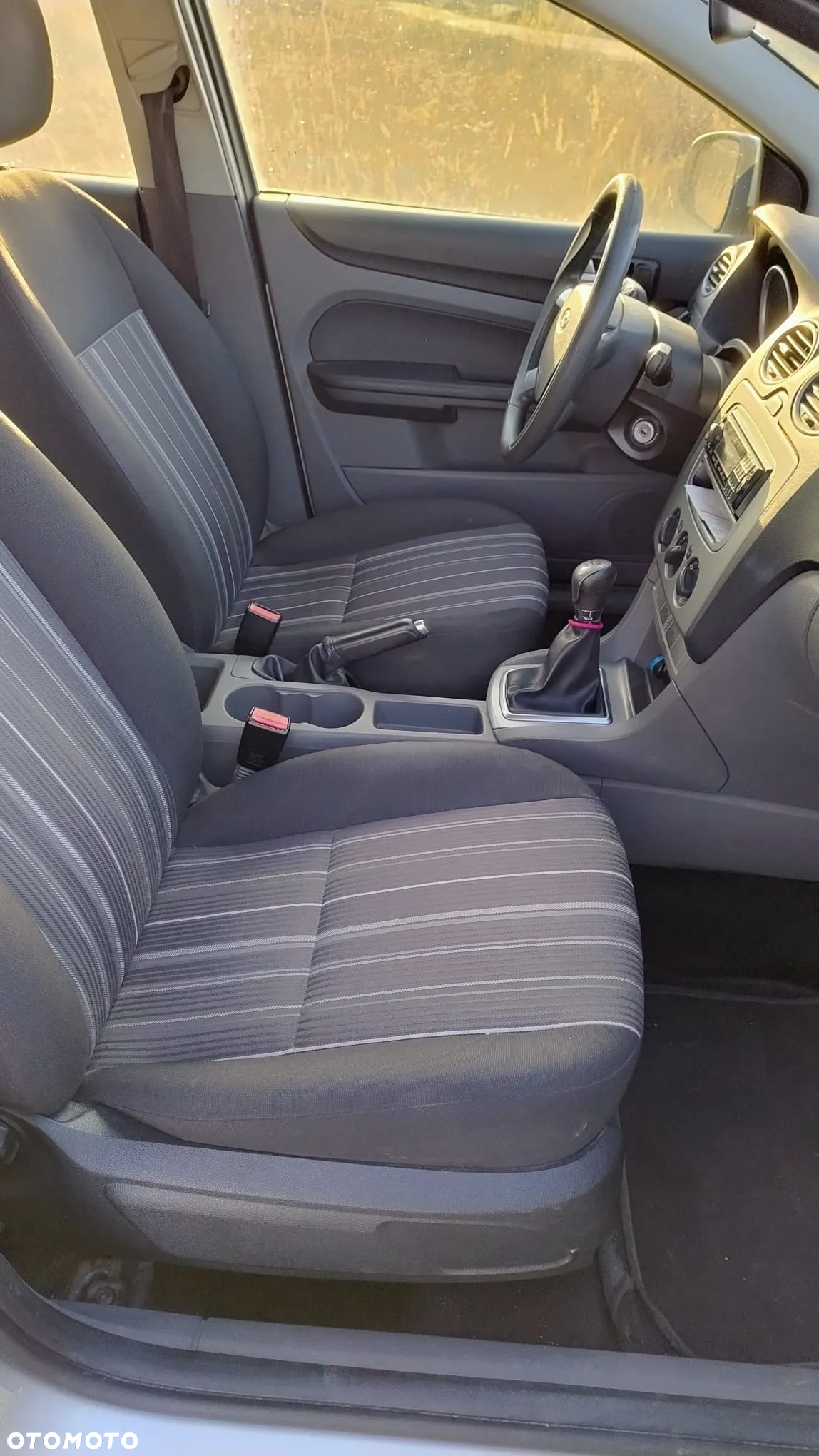 Ford Focus 1.6 16V Ambiente - 12