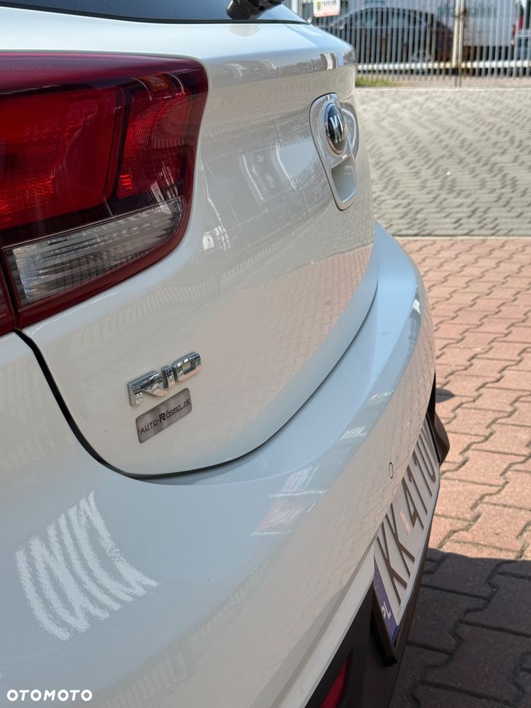 Kia Rio 1.4 M - 17