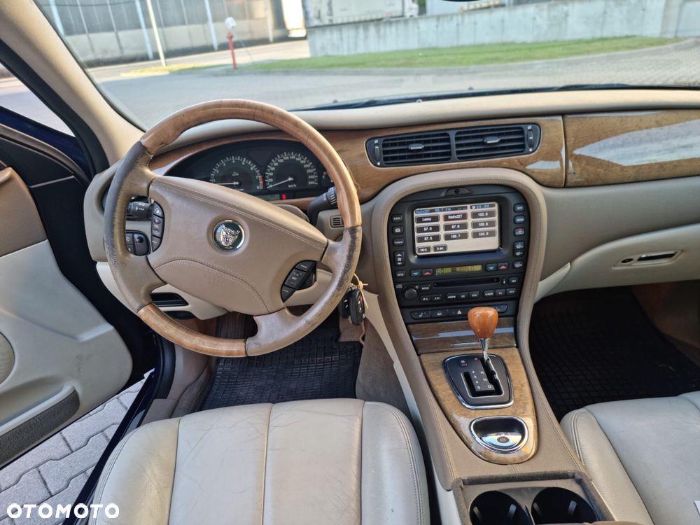 Jaguar S-Type - 6