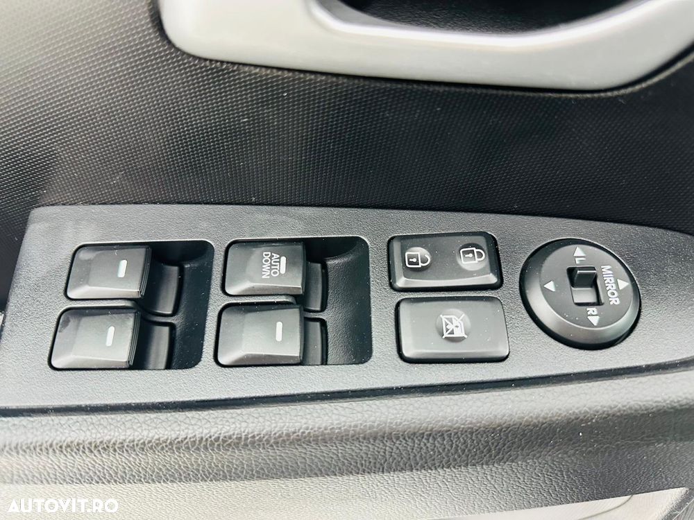 Kia Sportage 1.7 CRDI 2WD Attract - 12