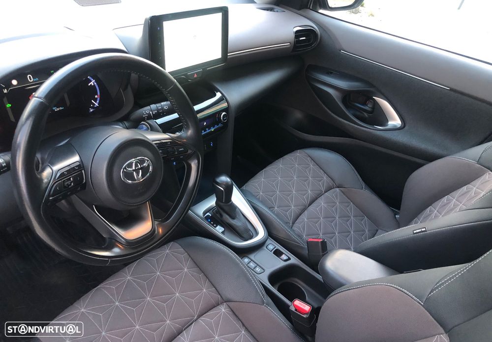 Toyota Yaris Cross 1.5 HDF Square Collection - 27