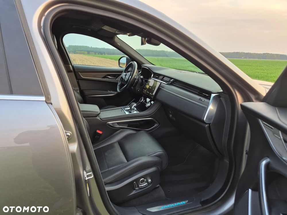 Jaguar F-Pace 2.0 D200 mHEV AWD SE - 10