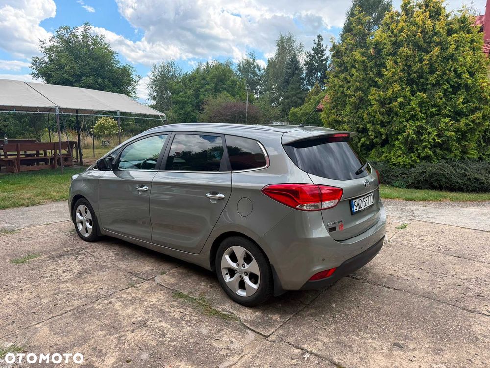 Kia Carens - 3