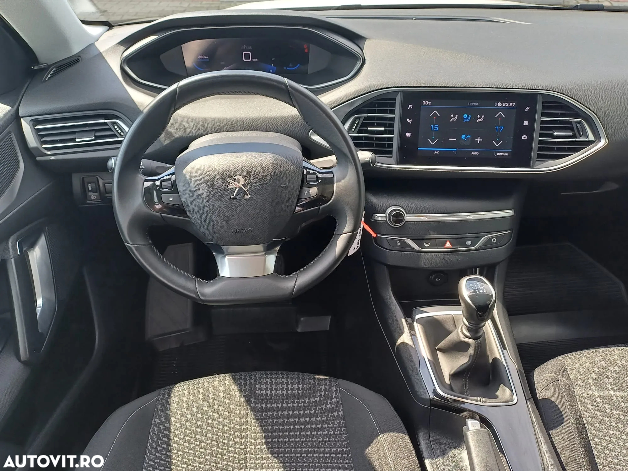 Peugeot 308 1.2 L PureTech Turbo S&S Active - 11