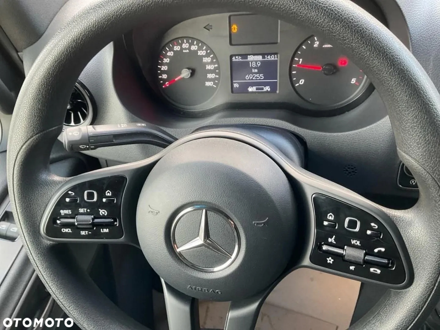 Mercedes-Benz Sprinter - 19