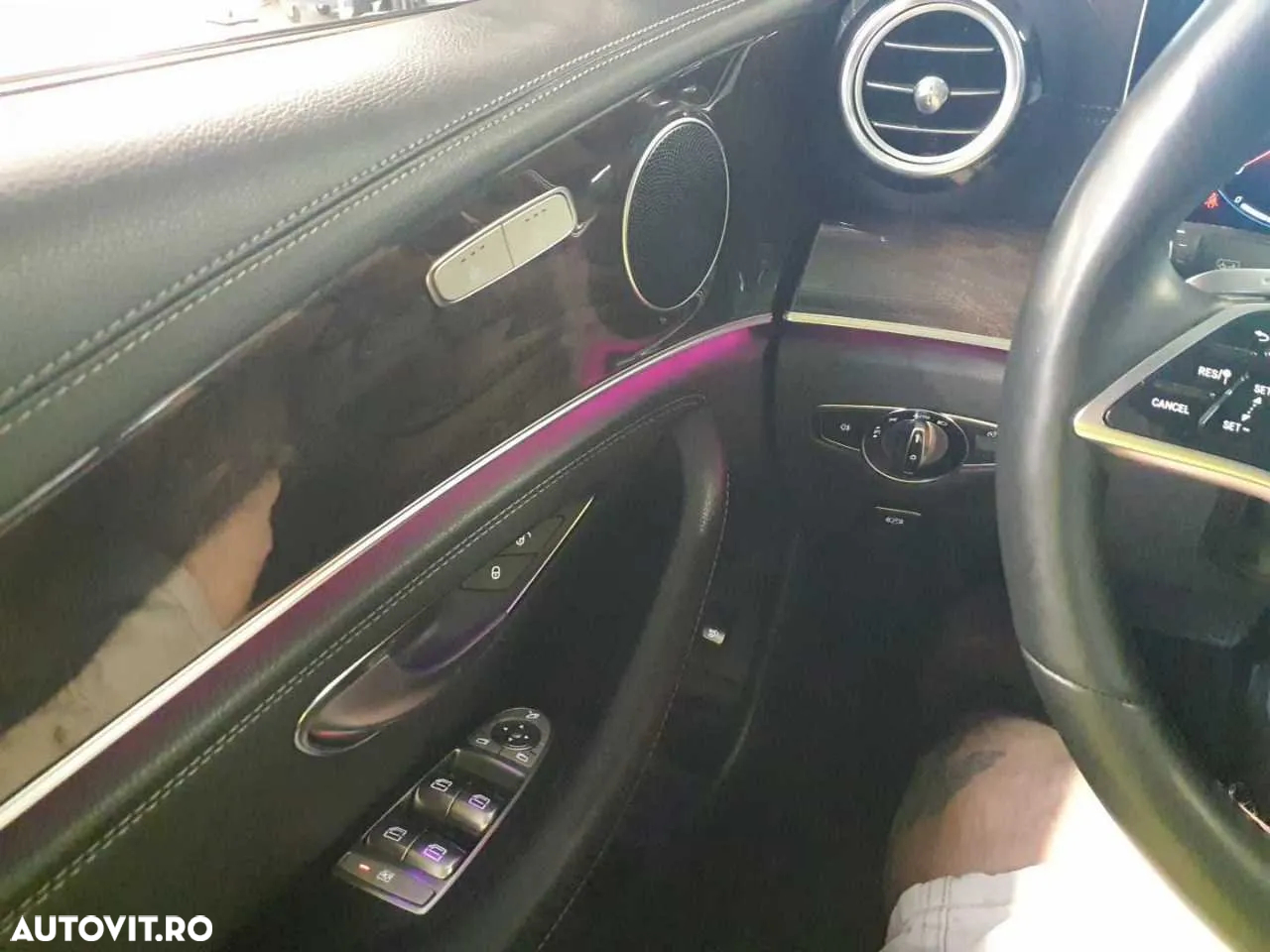 Mercedes-Benz E 300 d 4Matic 9G-TRONIC Exclusive - 11