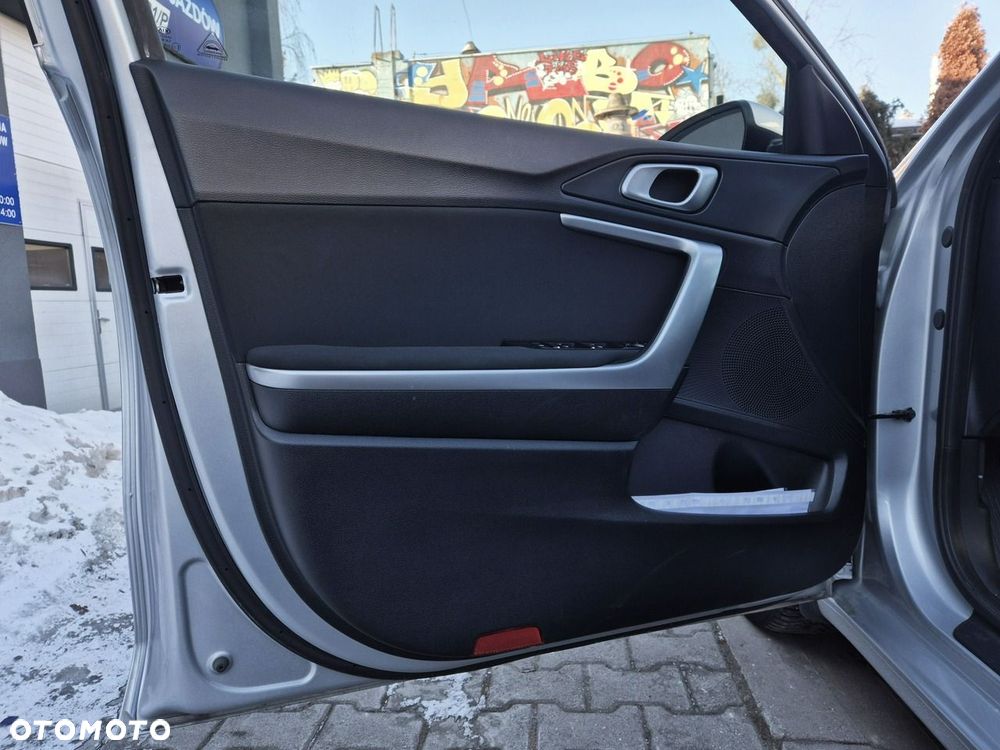Kia Ceed 1.6 CRDi mHEV M - 12