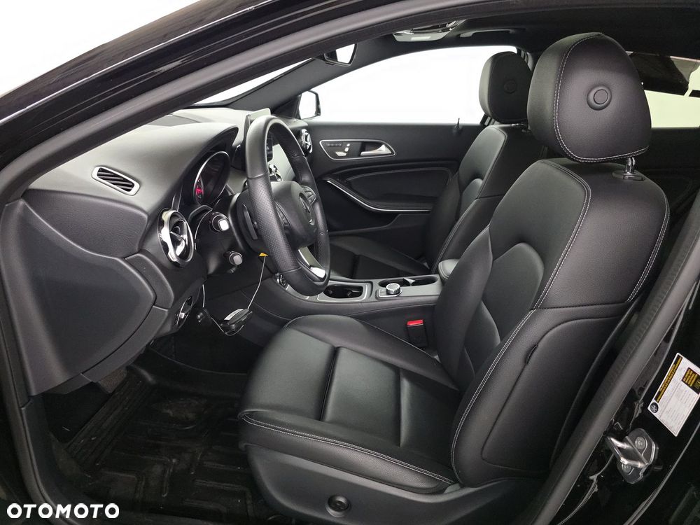 Mercedes-Benz GLA 250 4Matic 7G-DCT - 8