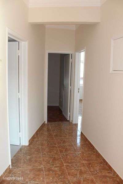 Apartamento T2 - Arrendamento - Grande imagem: 5/8
