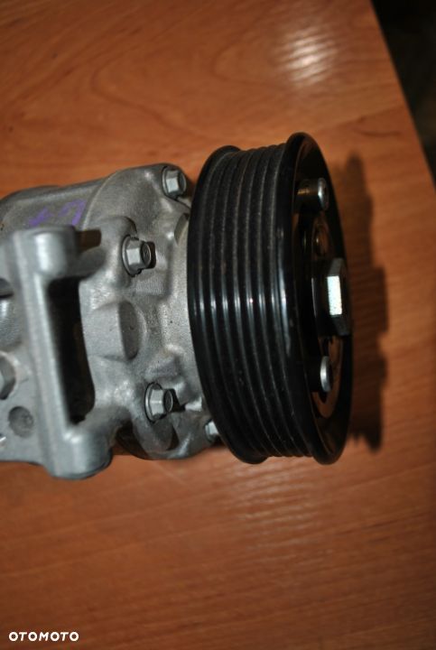 Sprężarka klimatyzacji VW Golf VII 5Q8820803F - 5