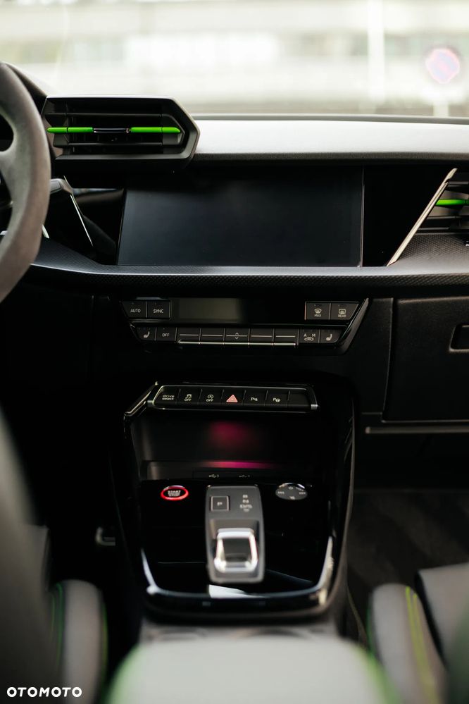 Audi RS3 Limousine - 11