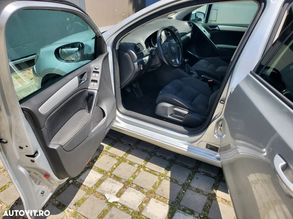 Volkswagen Golf 1.6 TDI DPF BlueMotion Technology Style - 9