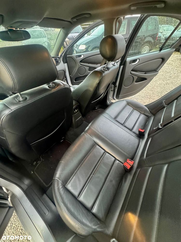 Jaguar X-Type 3.0 V6 4x4 Executive - 9