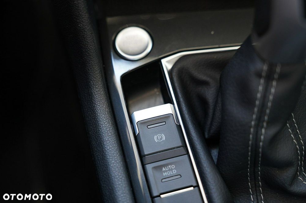 Volkswagen Tiguan - 32