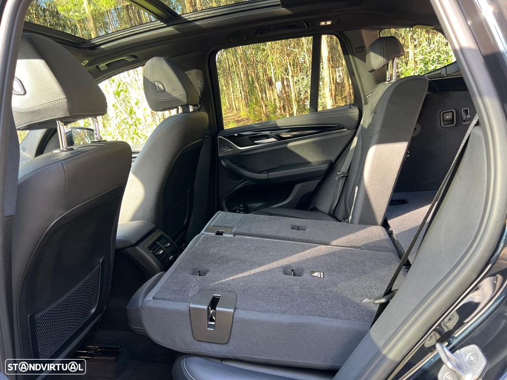 BMW iX3 Inspiring - 11