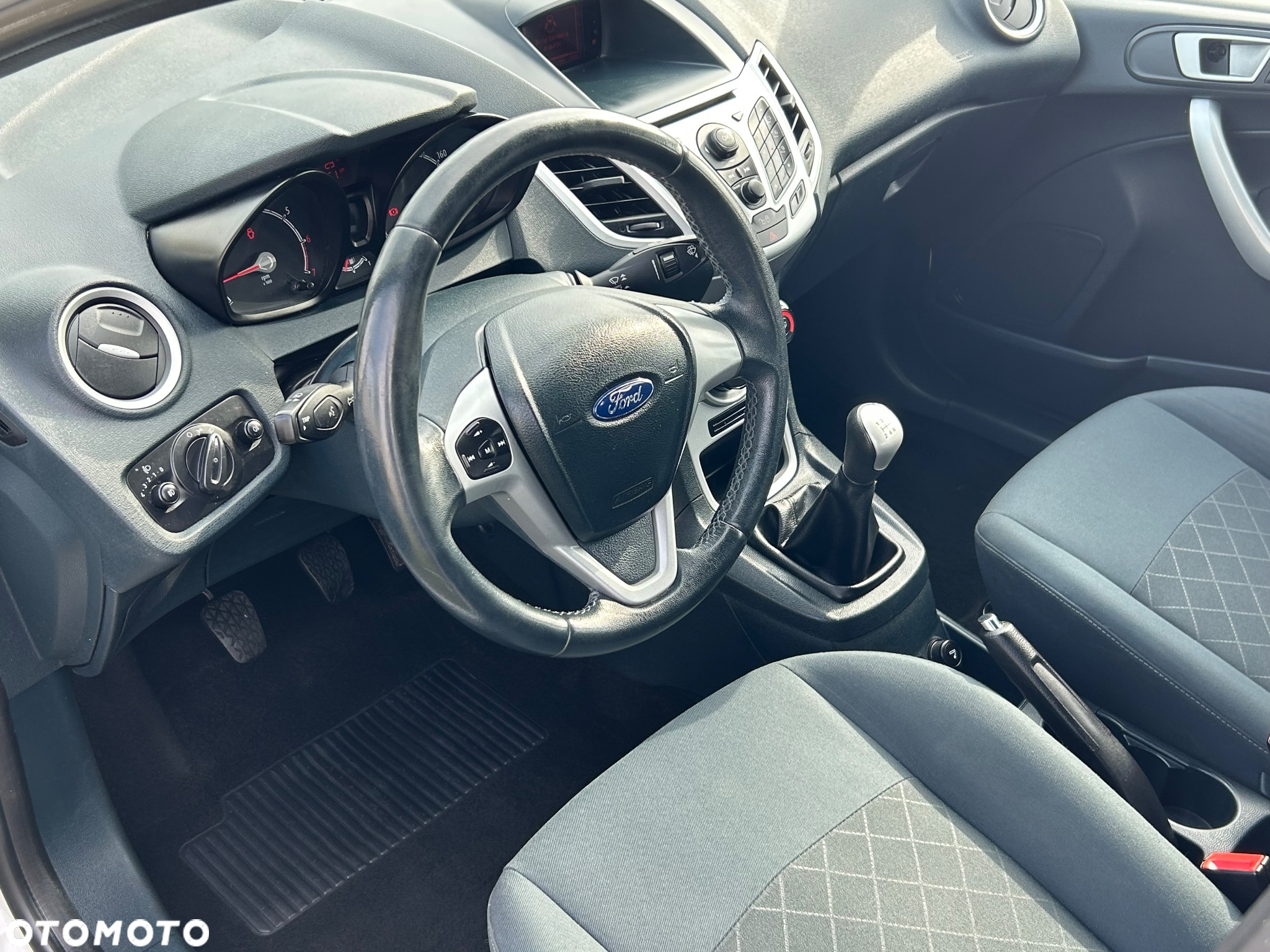 Ford Fiesta - 10
