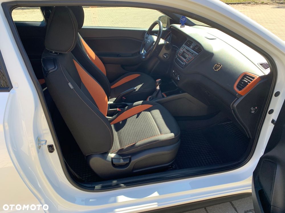 Hyundai i20 - 12