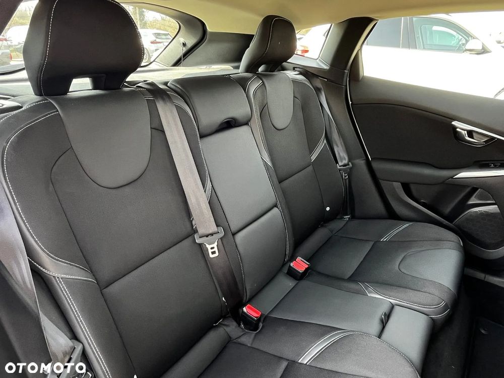 Volvo V40 T4 Drive-E Momentum - 9