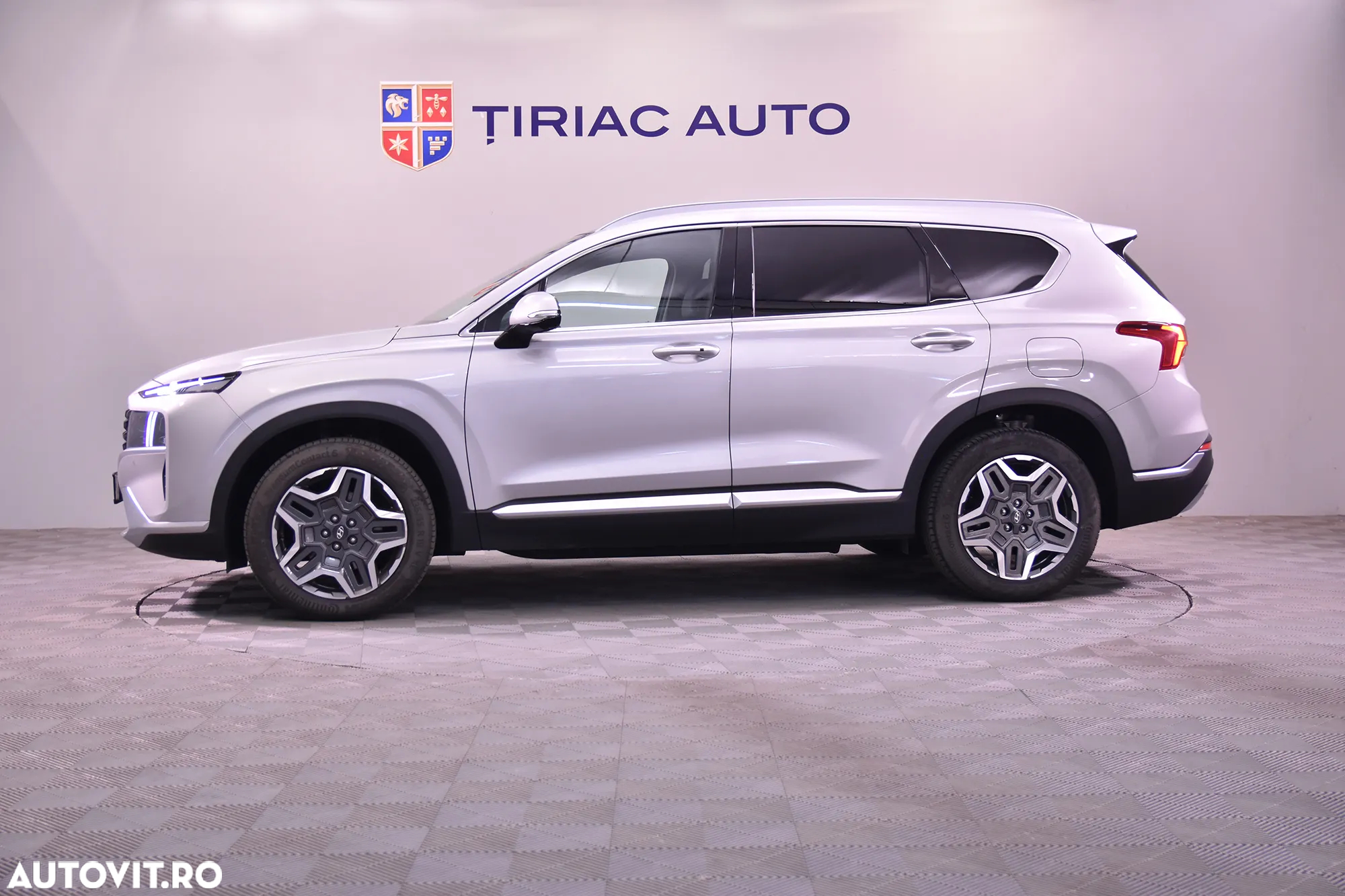 Hyundai Santa Fe - 2