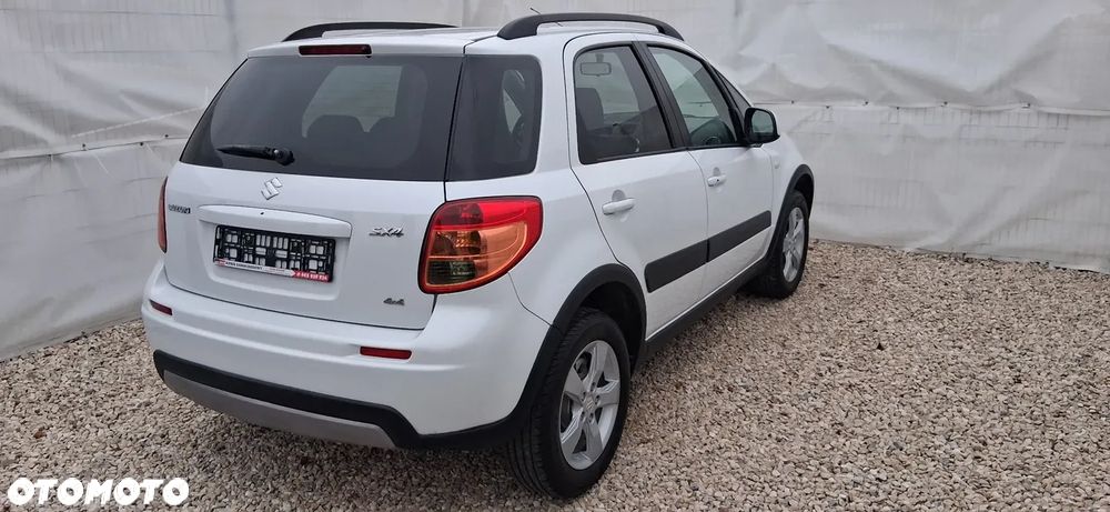 Suzuki SX4 1.6 VVT 4x4 Comfort - 4