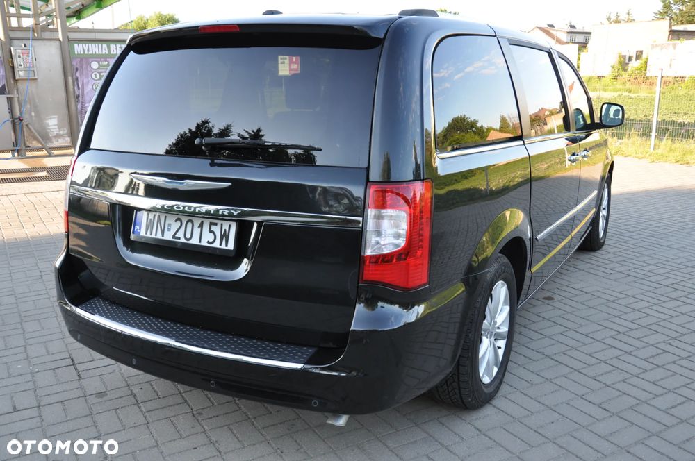 Chrysler Town & Country 3.6 Limited - 7