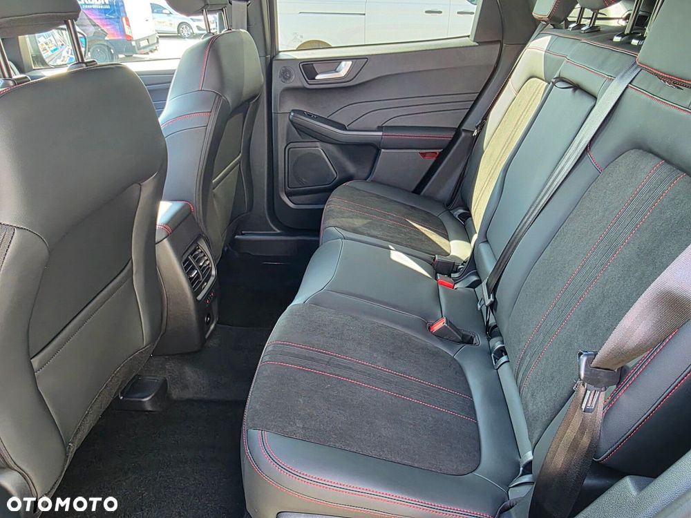 Ford Kuga - 32