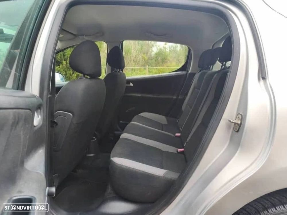 Peugeot 107 2007 photo 4