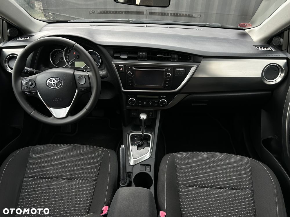 Toyota Auris - 10