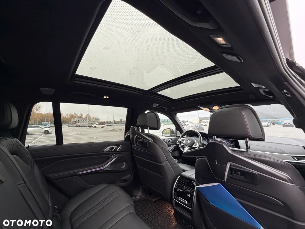 BMW X7 M50i sport - 17