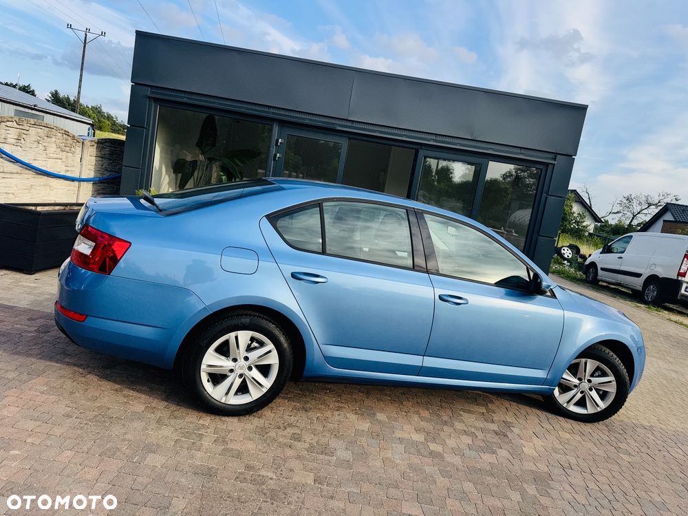 Skoda Octavia 1.6 TDI DPF Ambiente - 32