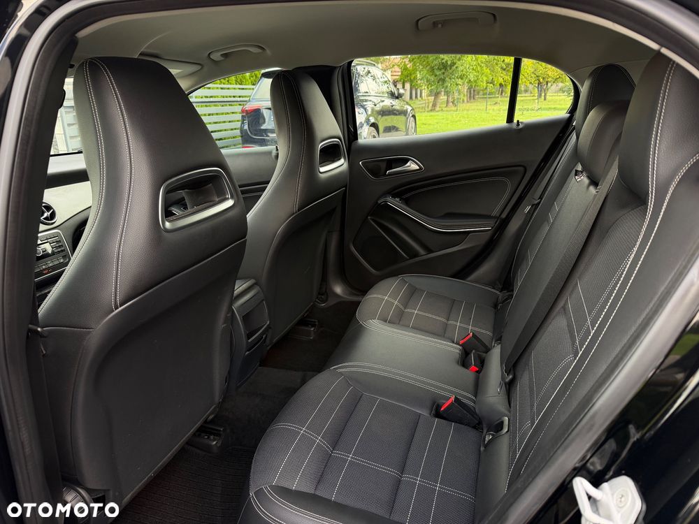 Mercedes-Benz GLA 200 - 10