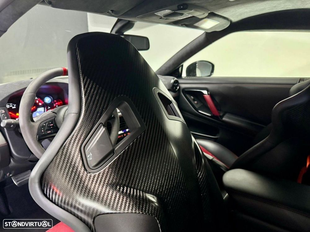Nissan GT-R Nismo - 8