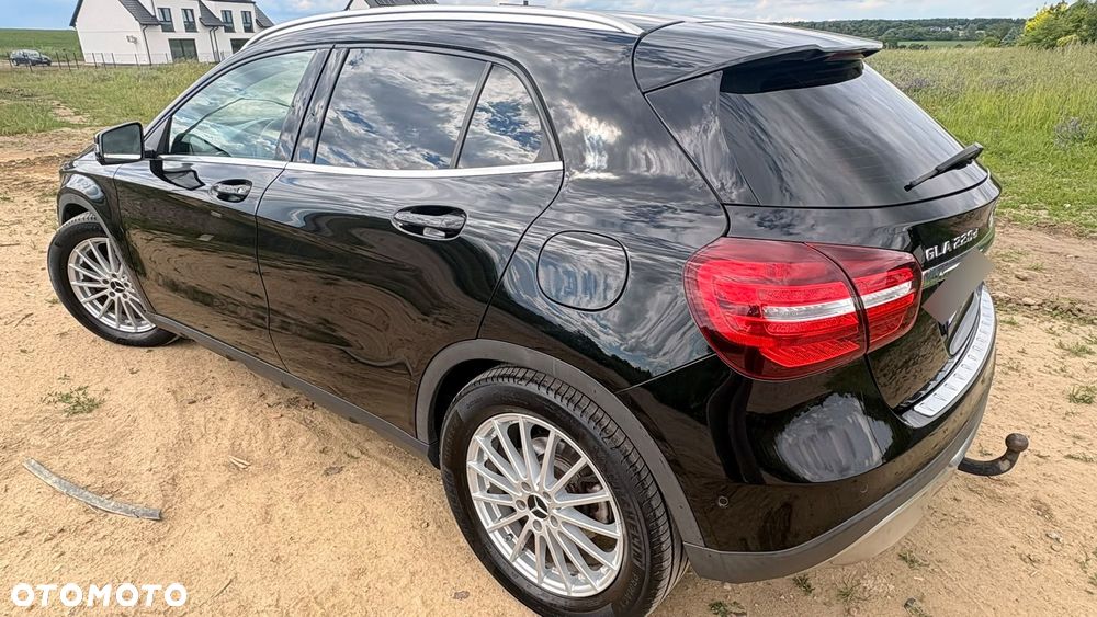 Mercedes-Benz GLA 220 d 4-Matic - 10