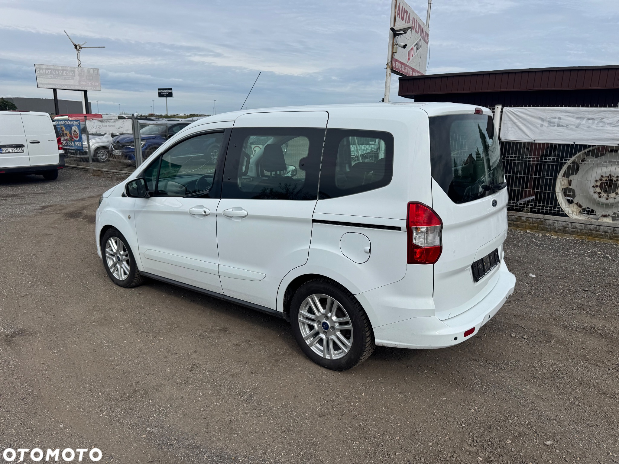 Ford Tourneo Courier 1.5 TDCi S&S Trend - 5