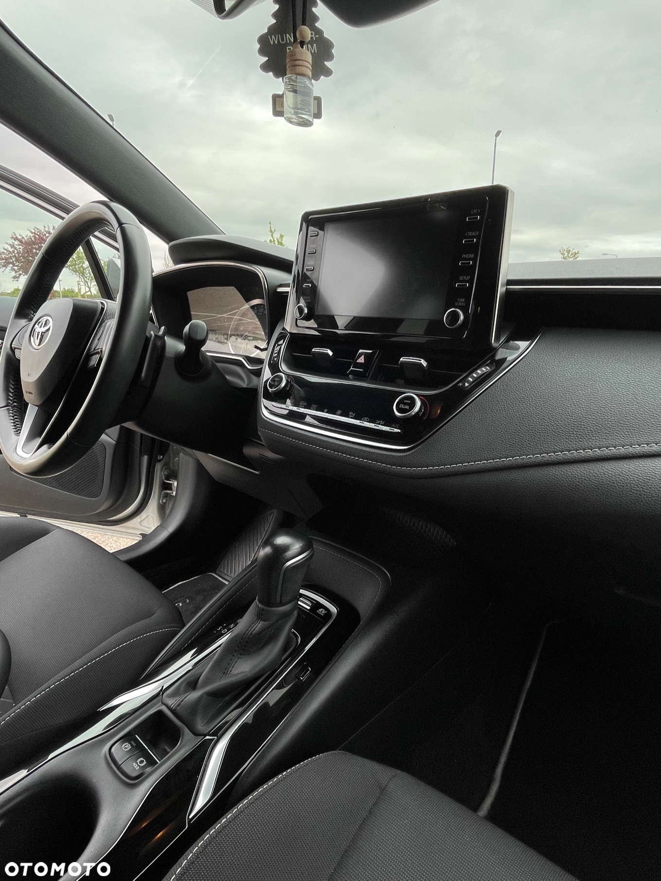 Toyota Corolla 2.0 Hybrid Comfort - 20