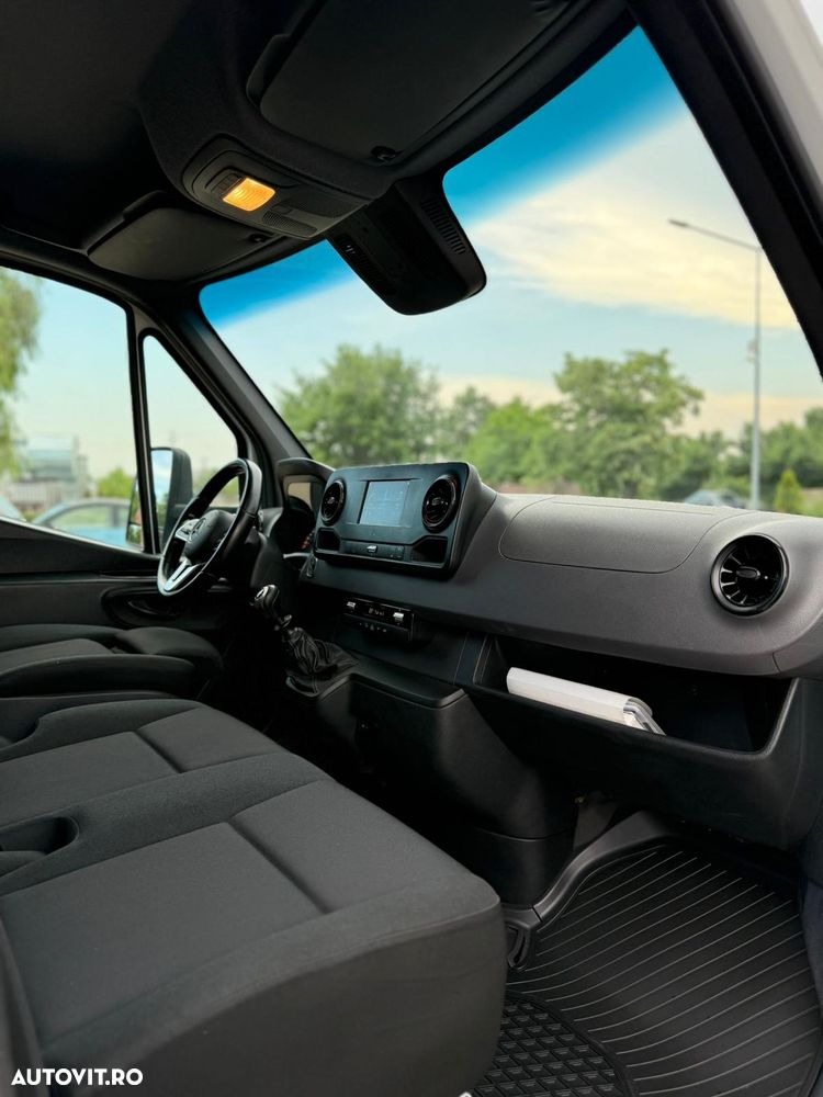 Mercedes-Benz Sprinter - 9