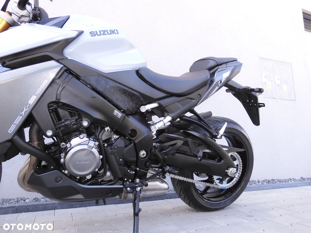 Suzuki GSX 1000 - 31