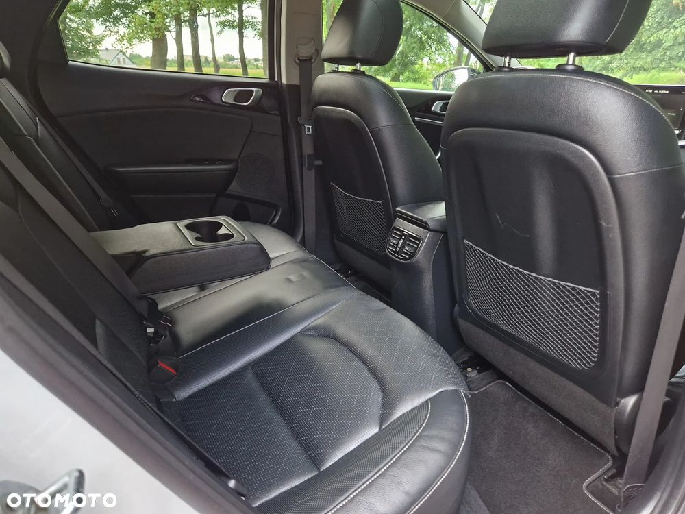 Kia XCeed - 24