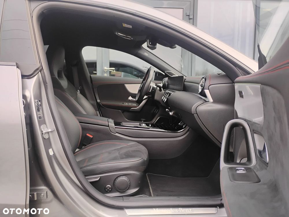 Mercedes-Benz CLA 200 AMG Line 7G-DCT - 18