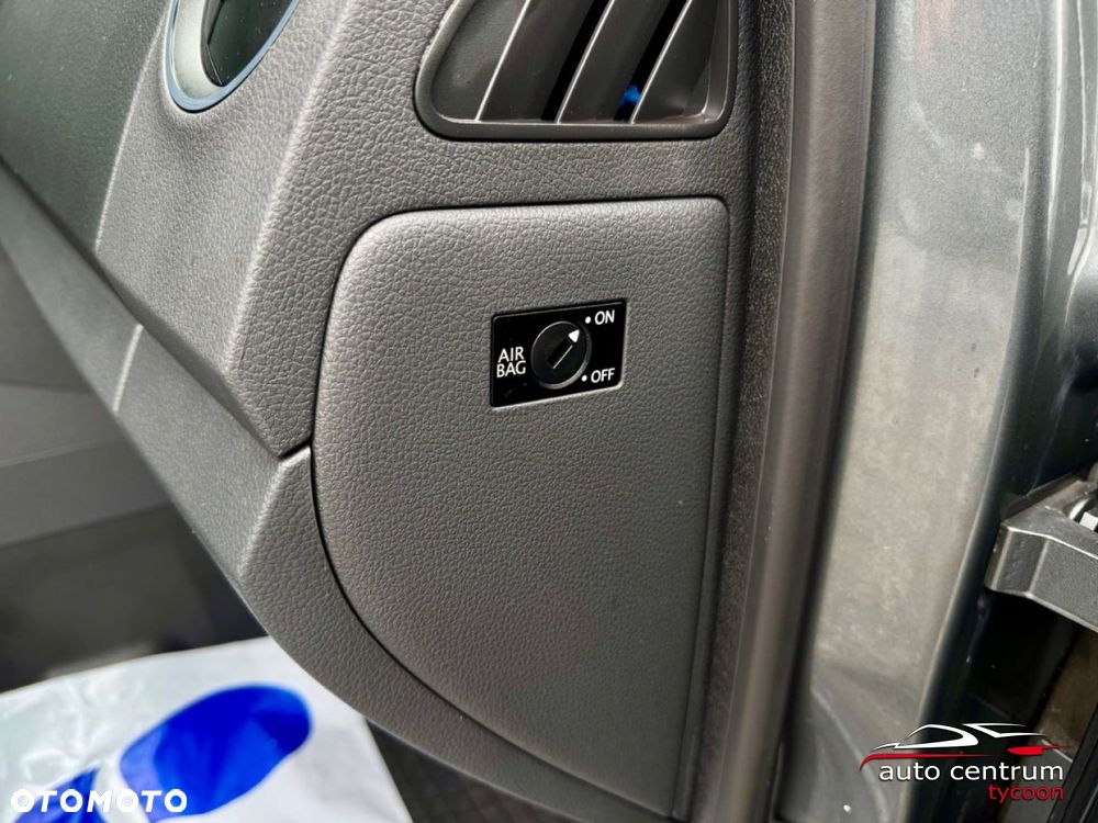 Volkswagen Amarok - 36