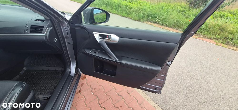 Lexus CT - 17