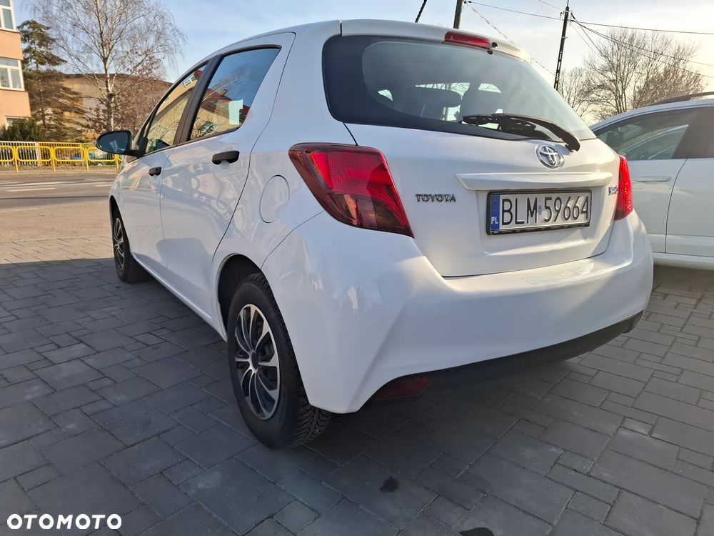 Toyota Yaris - 10