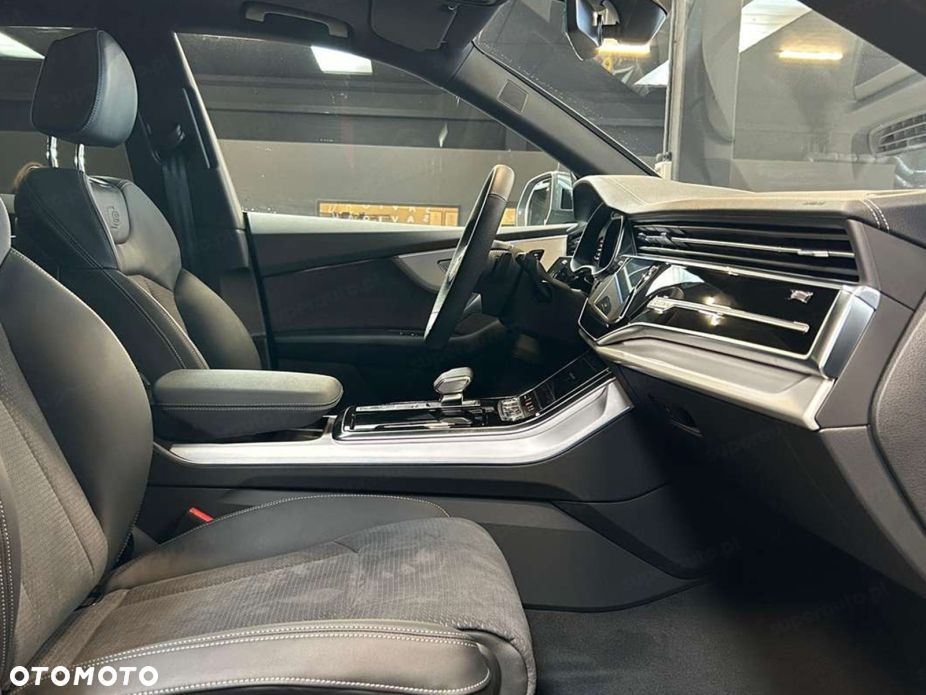 Audi Q8 - 11