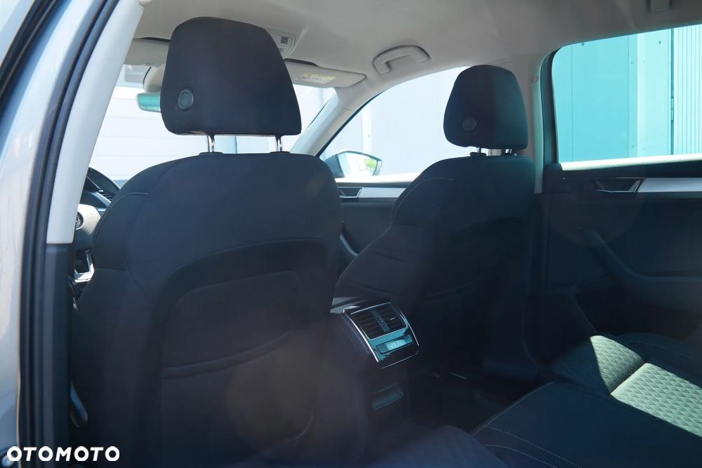 Skoda Superb 2.0 TSI Ambition DSG - 9