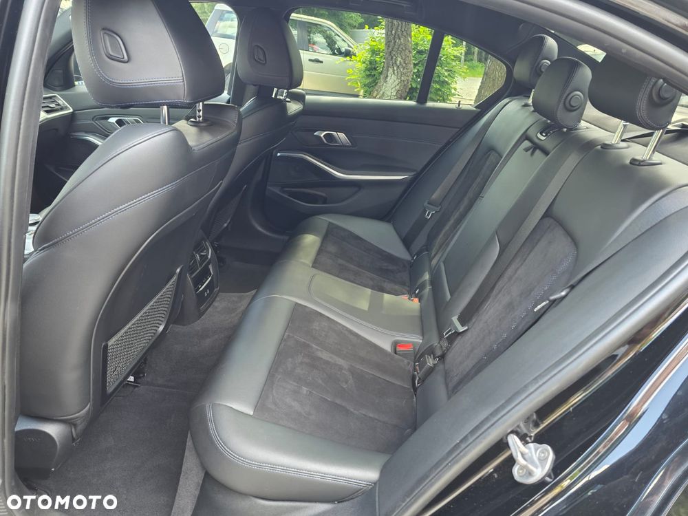 BMW Seria 3 318i Luxury Line - 25