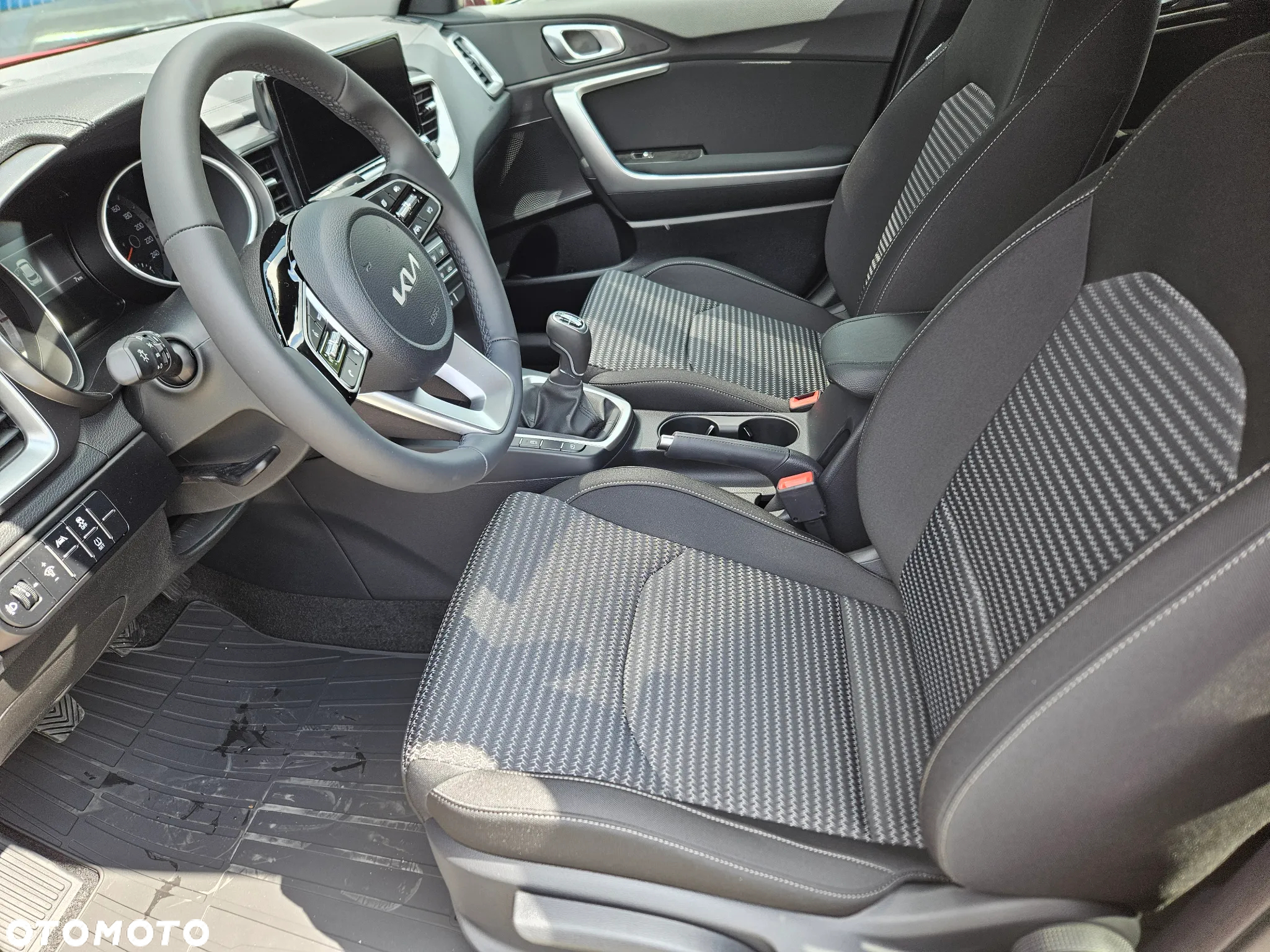 Kia XCeed 1.5 T-GDI M - 13