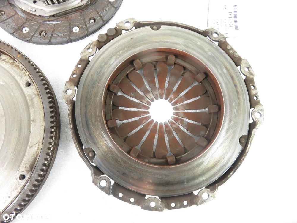 KOŁO ZAMACHOWE VW CADDY III - 4