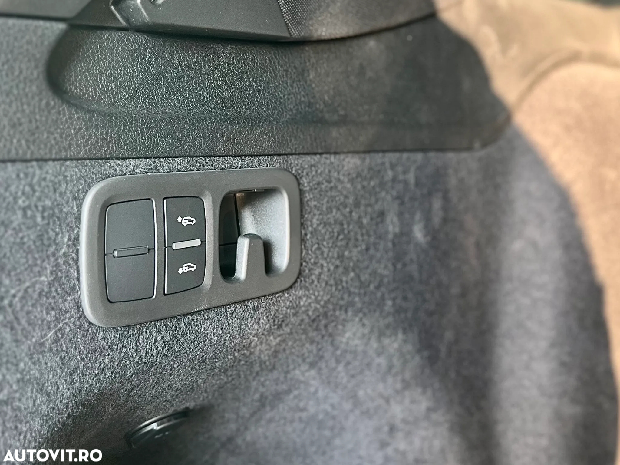 Audi Q7 55 TFSI e quattro Tiptronic PHEV Basic - 40