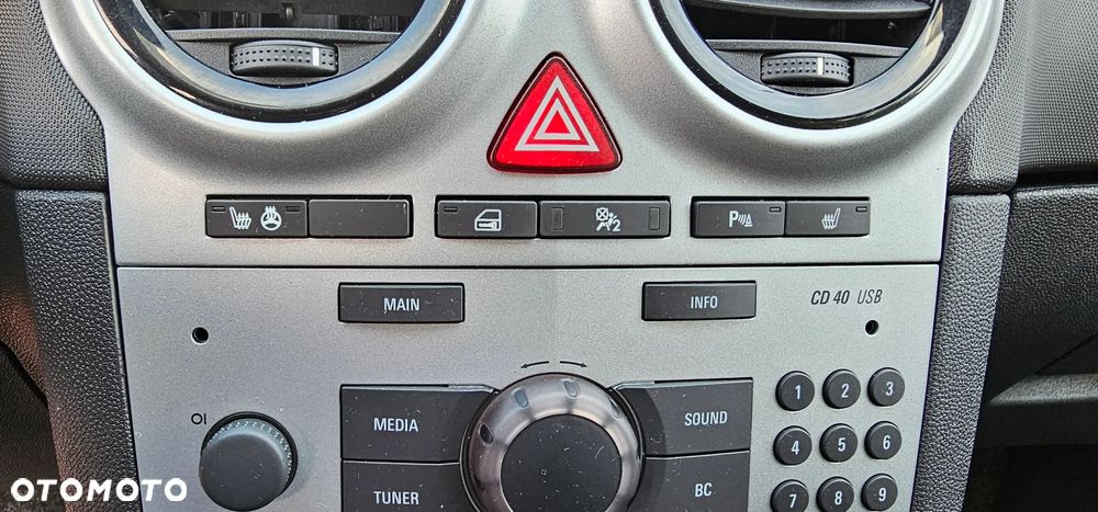 Opel Corsa 1.4 16V Active - 17